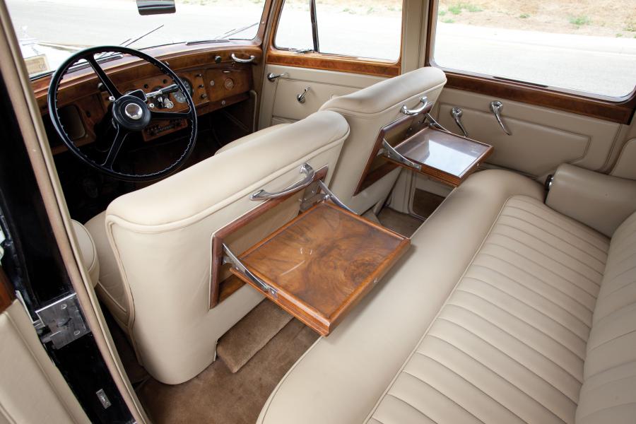  Bentley Mark VI Sports Saloon 1950 года  (фото 8 из 20)